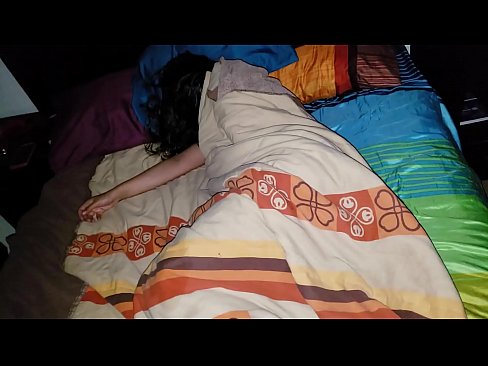 ❤️ UStepson ethuka umama wakhe omncinci ngoxa elele. Amanyala asekhaya kwi-xh.sexera.ru ☑